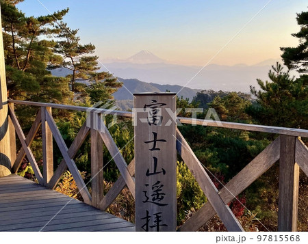 【山梨】浮富士広場から見た富士山～昇仙峡ロープウェイ パノラマ台駅～ 97815568