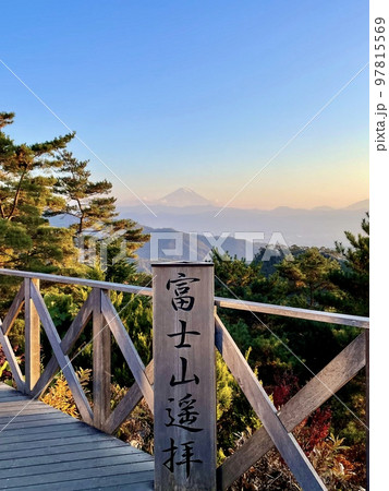 【山梨】浮富士広場から見た富士山～昇仙峡ロープウェイ パノラマ台駅～ 97815569