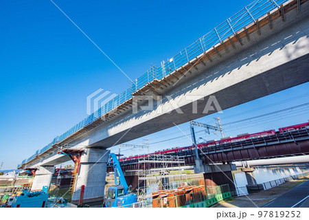 大阪府　阪急線の連続立体交差工事　神崎橋橋梁 97819252