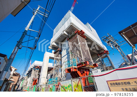 大阪府　阪急線の連続立体交差工事 97819255