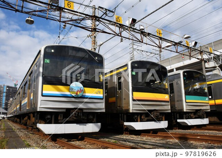 車両基地で並ぶ205系1100番台と205系1000番台 車両基地で並ぶ205系1100番台と205系1000番台 97819626