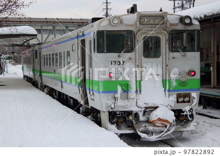 冬の上川駅に停車中の石北本線キハ40（旭川⇔遠軽） 97822892
