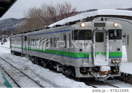冬の上川駅に停車中の石北本線キハ40（旭川⇔遠軽） 97822898