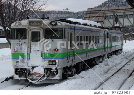 冬の上川駅に停車中の石北本線キハ40（旭川⇔遠軽） 97822902