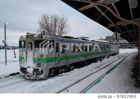 冬の上川駅に停車中の石北本線キハ40（旭川⇔遠軽） 97822903