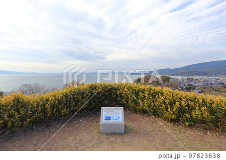 原城の櫓台跡（天守台跡）から眺める有明海 97823638