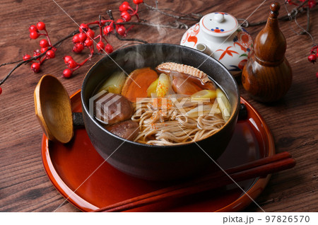 注意）湯気は合成です。鴨南蛮そば、鴨南蛮、鴨南蛮蕎麦、鴨南ばん、蕎麦、おそば、鴨肉とネギのお蕎麦。 97826570