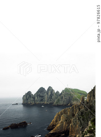 島 ドルソム 奇岩 97826615