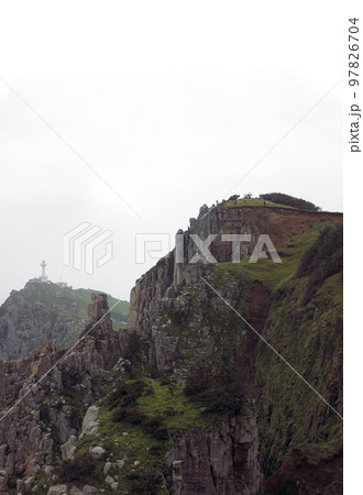 島 無人島 崖 97826704