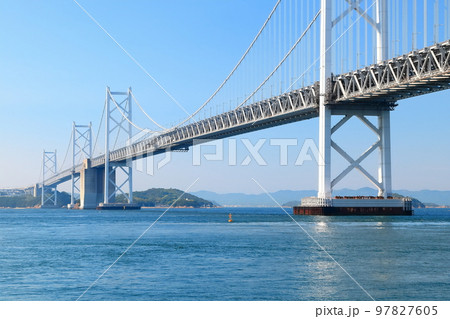 【香川県】瀬戸大橋記念公園から見た春の「瀬戸大橋」 97827605