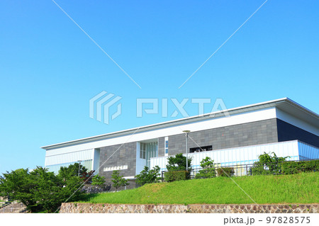 岡崎市、岡崎市図書館交流プラザの風景 97828575