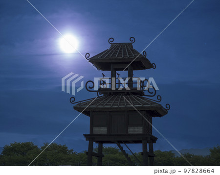 月夜の遺跡 月夜の遺跡 97828664