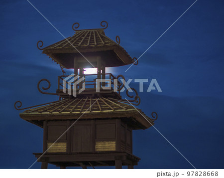 唐古・鍵遺跡の復元楼閣 97828668