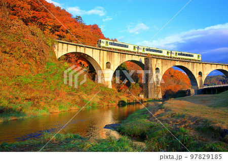 めがね橋（釜石線宮守川橋梁） 97829185