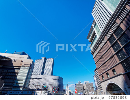 大阪梅田 ヨドバシ梅田タワーと阪急うめだ本店 97832898