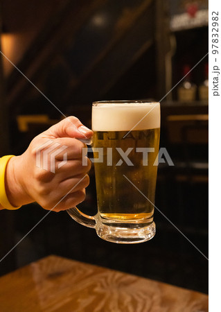 冷たいビール 冷たいビール 97832982