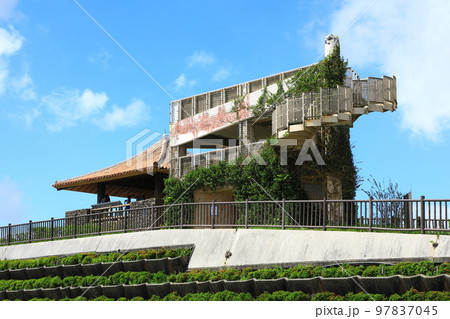 石垣島　エメラルドの海を見る展望台 97837045