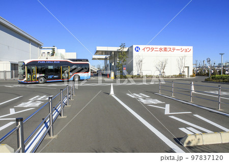 羽田イノベーションシティのイワタニ水素ステーションと燃料電池バス 97837120