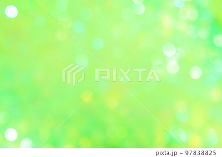 キラキラ・新緑 背景素材 97838825