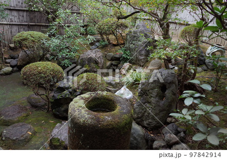 日本庭園_坪庭の風景_今宮神社 日本庭園_坪庭の風景_今宮神社 97842914