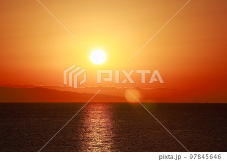 海に沈む太陽 海に沈む太陽 97845646