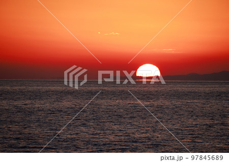 海に沈む太陽 97845689
