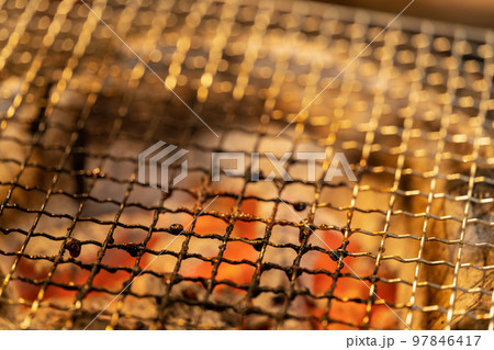 焼鳥 七輪で炭火焼き 焼鳥 七輪で炭火焼き 97846417