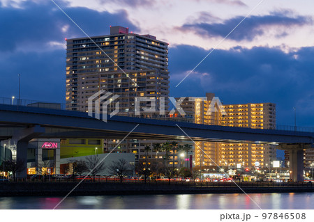 《福岡県》福岡市の街並み・風景 アイランドシティの夜景 《福岡県》福岡市の街並み・風景 アイランドシティの夜景 97846508