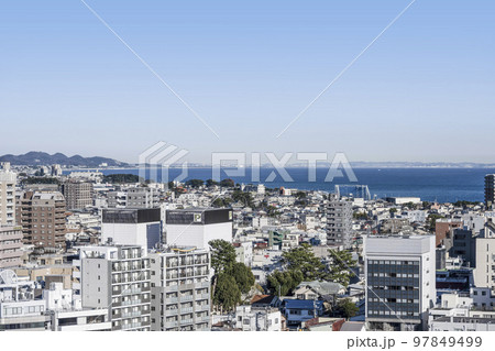小田原城址公園 天守から東方向を望む(江ノ島、三浦半島) 小田原城址公園 天守から東方向を望む(江ノ島、三浦半島) 97849499
