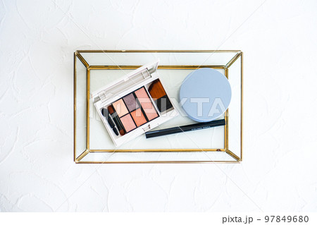 アイシャドウ　ブラウン系　シック 97849680