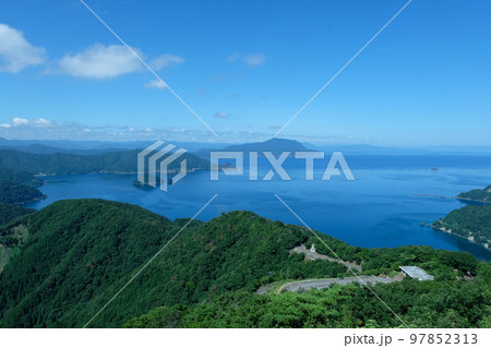 福井県三方五湖テラスから見た日本海 97852313