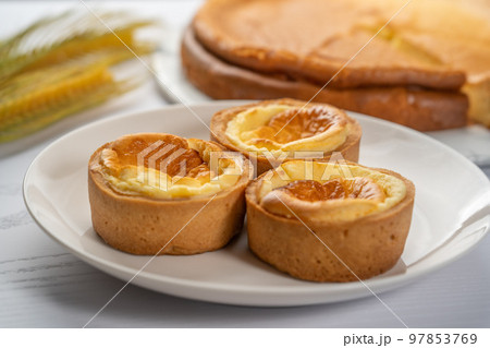 ベイクドチーズタルト  97853769