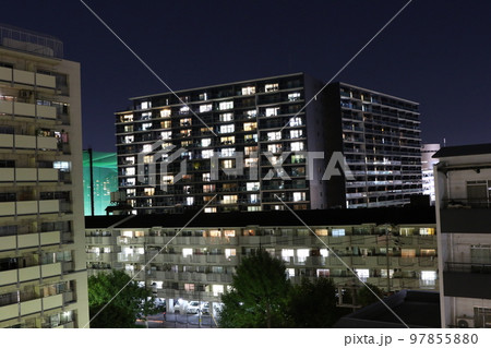 大阪市城東区の夜の風景 97855880
