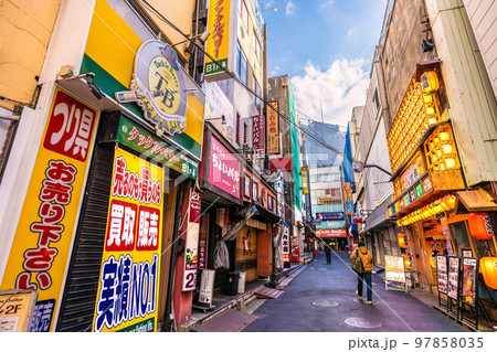 日本の横浜都市景観 新春。横浜駅前の飲み屋街などを望む=1月2日 日本の横浜都市景観 新春。横浜駅前の飲み屋街などを望む=1月2日 97858035