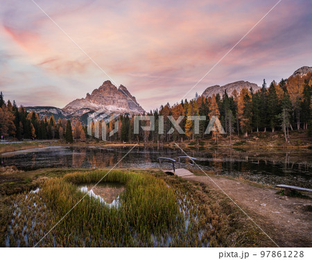 Beautiful autumn evening Lake Antorno and Three Peaks of Lavaredo, Dolomites, Italy Beautiful autumn evening Lake Antorno and Three Peaks of Lavaredo, Dolomites, Italy 97861228