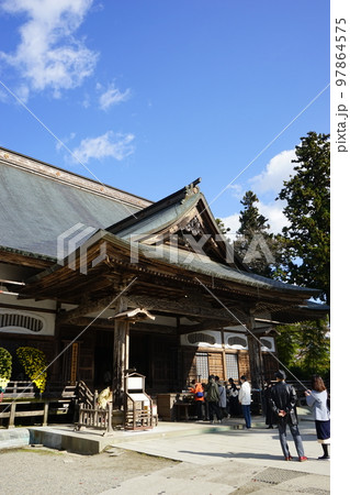 世界遺産 関山中尊寺本堂 97864575