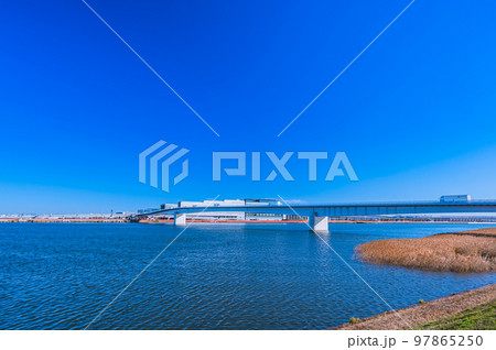 多摩川スカイブリッジ　キングスカイフロント　多摩川　快晴 97865250