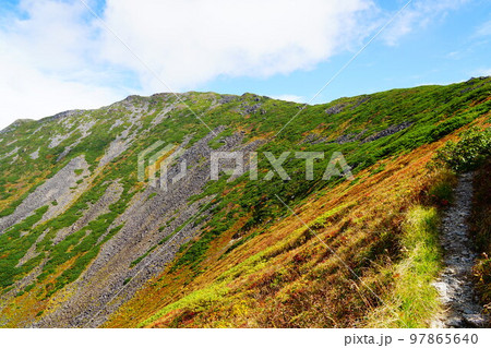 幌尻岳北カールから山頂へ 幌尻岳北カールから山頂へ 97865640
