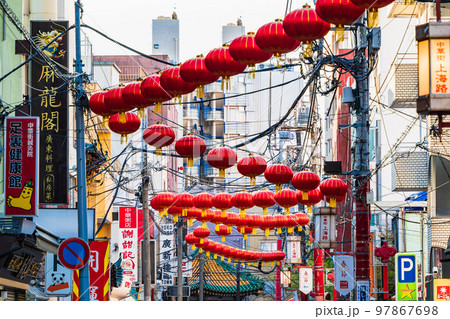 横浜中華街　正月朝景 97867698