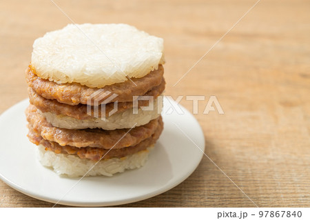 grilled pork with sticky rice burger 97867840