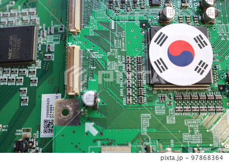 韓国の半導体のイメージ、プリント基板　国旗 97868364