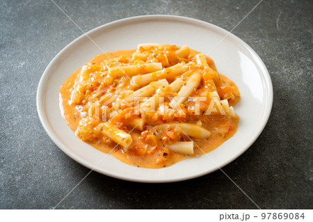 rigatoni penne pasta creamy tomato 97869084