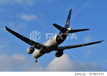 ルフトハンザ・カーゴの貨物機 B777F 97869107