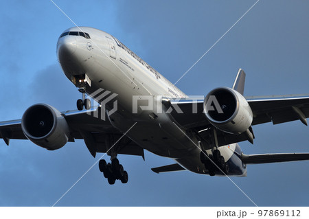 ルフトハンザ・カーゴの貨物機 B777F 97869112