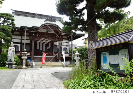 小田原七福神　報身寺参道と本堂 97870102