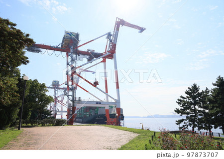 東京都江東区青海の青海コンテナ埠頭の風景 東京都江東区青海の青海コンテナ埠頭の風景 97873707