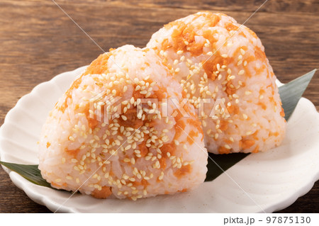 胡麻鮭おにぎり 97875130