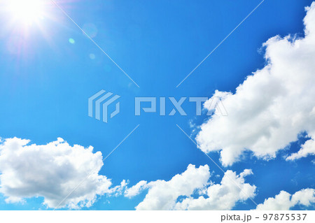 夏の青空と雲 そして太陽 夏の青空と雲 そして太陽 97875537