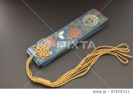 浄土真宗本願寺派(西本願寺)の法要の際にかけられる門徒式章8 浄土真宗本願寺派(西本願寺)の法要の際にかけられる門徒式章8 97876331