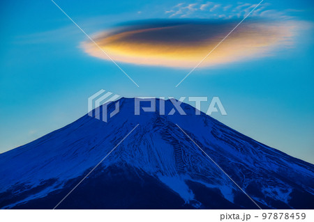 富士山 レンズ雲 風景写真 富士花鳥園 on X: 